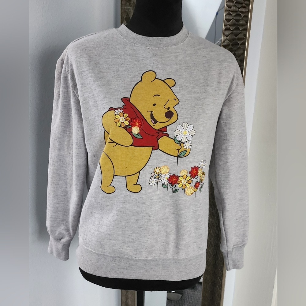 Disney Winnie The Pooh Sweatshirt Size S